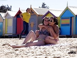All Girl Femmes Lovin’ Themselves At The Beach